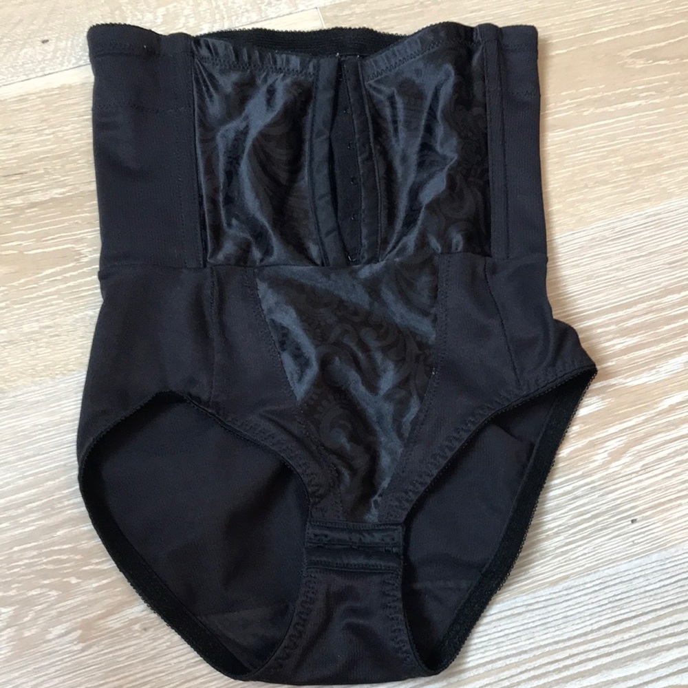 Like new shape wear black (or white) size S